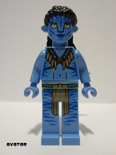 lego 2023 mini figurine avt024 Neytiri Dark Orange Straps and Medium Nougat Feather Necklace, Closed Mouth Smile 