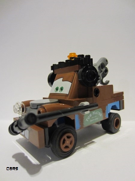 lego 2011 mini figurine crs088 Tow Mater Eyes Looking Straight with Headset 