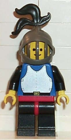 lego 1984 mini figurine cas183 Breastplate Blue with Black Arms, Black Legs with Red Hips, Dark Gray Grille Helmet, Black Plume, Black Plastic Cape 