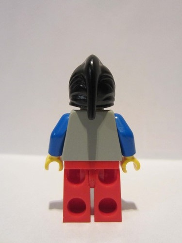 lego 1985 mini figurine cas093 Peasant Red Legs, Black Hood 