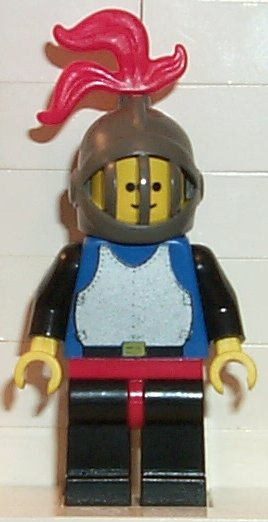 lego 1986 mini figurine cas181 Breastplate Blue with Black Arms, Black Legs with Red Hips, Dark Gray Grille Helmet, Red Plume, Blue Plastic Cape 