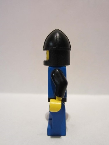 lego 1990 mini figurine cas187 Breastplate Blue with Black Arms, Blue Legs with Black Hips, Black Chin-Guard 