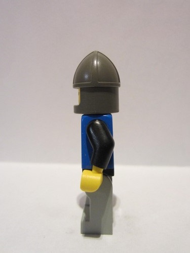 lego 1992 mini figurine cas102 Black Falcon Light Gray Legs with Black Hips, Dark Gray Chin-Guard 