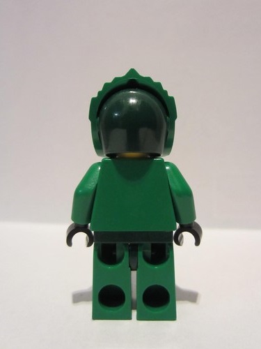 lego 2005 mini figurine cas266 Rascus With Gold Pattern Armor, Plain Torso, Dark Green Hips and Helmet 