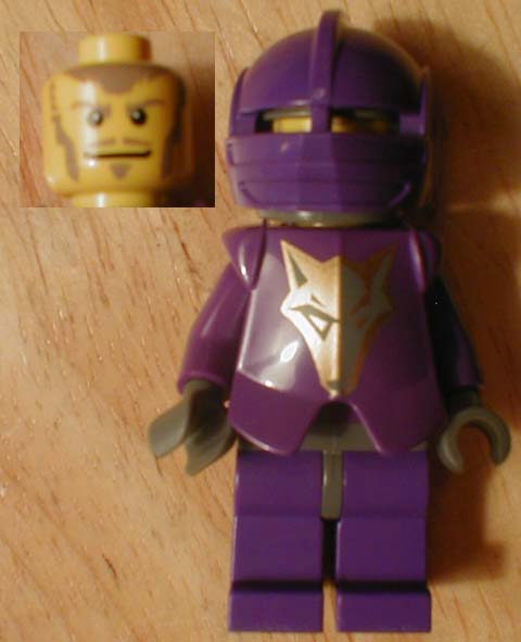 lego 2005 mini figurine cas269 Danju With Gold Pattern Armor, Dark Bluish Gray Hips and Helmet 