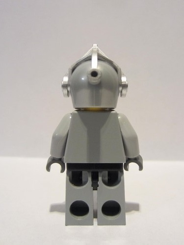 lego 2007 mini figurine cas350 Crown Knight Plain With Breastplate, Helmet with Visor, Curly Eyebrows and Goatee, Black Hips, Light Bluish Gray Legs 