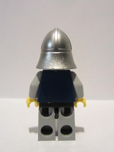 lego 2008 mini figurine cas382 Crown Knight Scale Mail With Crown, Helmet with Neck Protector, Crooked Smile 