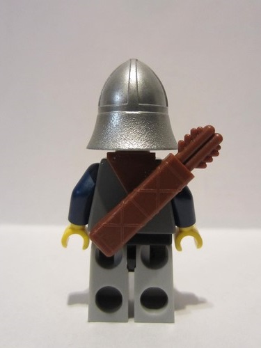 lego 2008 mini figurine cas386 Crown Knight Scale Mail With Chest Strap, Helmet with Neck Protector, Vertical Cheek Lines 