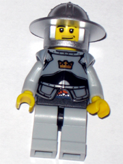 lego 2008 mini figurine cas387 Crown Knight Scale Mail With Crown, Breastplate, Helmet with Broad Brim, Smirk and Stubble Beard 