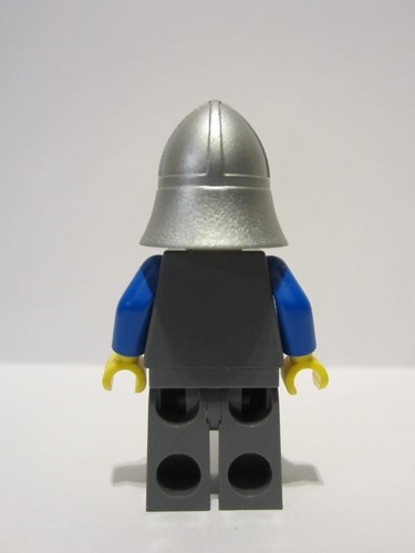 lego 2009 mini figurine cas407 Crown Knight Scale Mail With Chest Strap, Helmet with Neck Protector, Beard around Mouth 