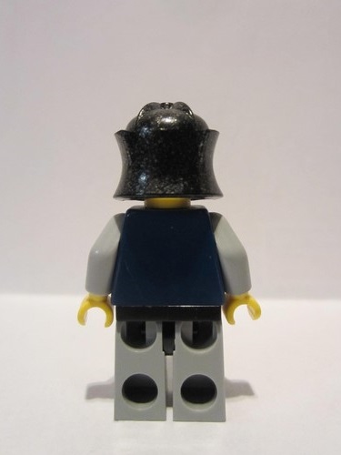 lego 2009 mini figurine cas436 Crown Knight Scale Mail With Crown, Speckle Black-Silver Helmet, Angry Eyebrows (Castle Watch) 