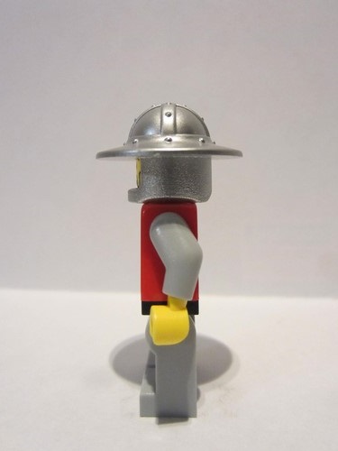 lego 2011 mini figurine cas498 Lion Knight Quarters Helmet with Broad Brim, Vertical Cheek Lines, Mouth Closed / Mouth Open Scared Pattern 