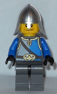 lego 2013 mini figurine cas530 King's Knight Blue and White with Chest Strap and Crown Belt, Helmet with Neck Protector, Scared Face 