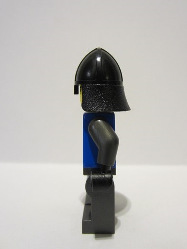 lego 2022 mini figurine cas575 Black Falcon Female, Pearl Dark Gray Detailed Legs, Black Neck Protector 