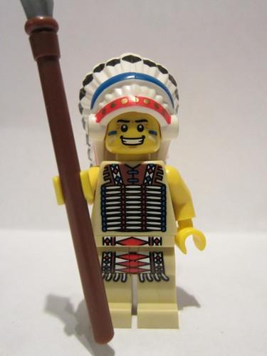 lego 2011 mini figurine col034 Tribal Chief . .