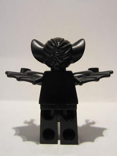 lego 2012 mini figurine col123 Vampire Bat . .
