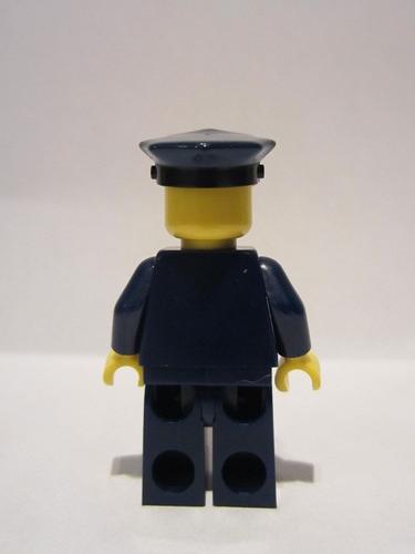 lego 2013 mini figurine col134 Policeman . .