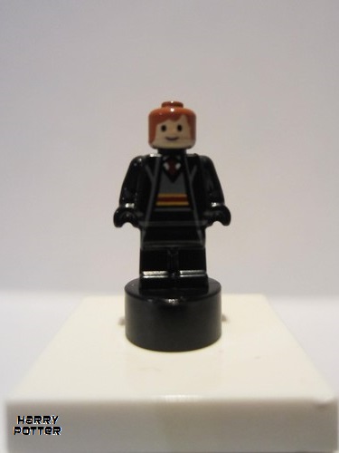lego 2018 mini figurine 90398pb028 Gryffindor Student #2 Statuette / Trophy, Dark Red Hair 