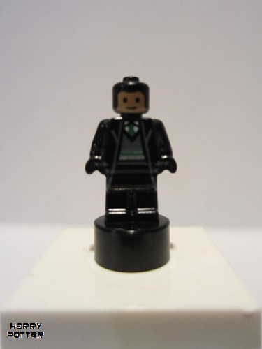 lego 2018 mini figurine 90398pb036 Slytherin Student Statuette / Trophy #1 Nougat Face 