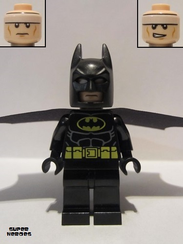 lego 2020 mini figurine sh0648 Batman Batman - Black Suit with Yellow Belt and Crest (Type 2 Cowl, Outstretched Cape) 