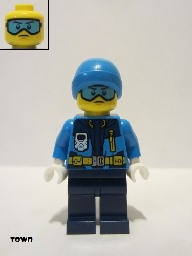 lego 2018 mini figurine cty0903 Arctic Explorer Ski Beanie Hat, Light Blue Ski Goggles 