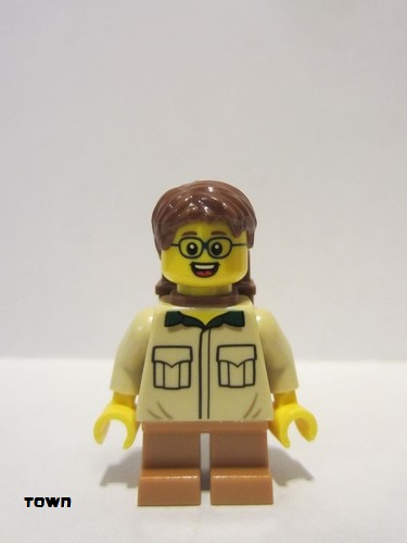 lego 2018 mini figurine cty0915 Camper Male Child, Tan Shirt, Medium Nougat Short Legs, Glasses, Backpack 