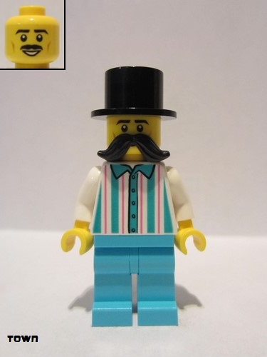 lego 2020 mini figurine cty1150 Fairground Employee Male - Black Top Hat, Moustache, White Shirt with Stripes, Medium Azure Legs Homme - Chapeau haut de forme noir, moustache, chemise blanche à rayures, pattes Azure moyennes