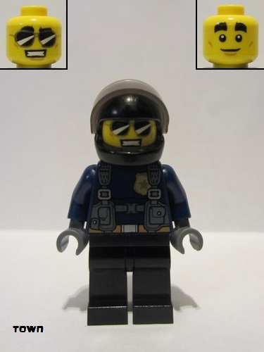 lego 2021 mini figurine cty1257 Police Officer - Duke DeTain Black Helmet, Trans-Black Visor 