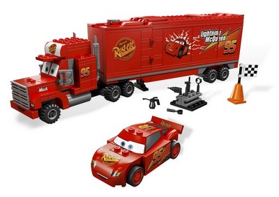 lego 2011 set 8486 Mack's Team Truck 