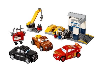 lego 2017 set 10743 Smokey's Garage Le garage de Smokey