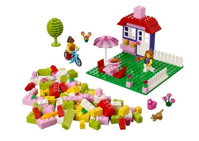 lego 2011 set 10660 Pink Suitcase 