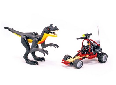 lego 2005 set 7474 Urban Avenger vs. Raptor