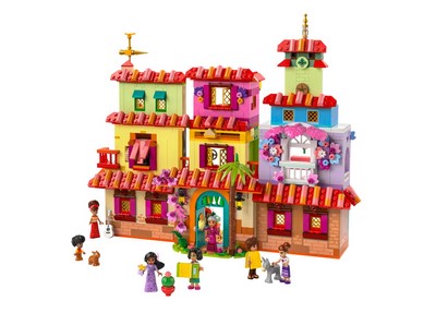 lego 2024 set 43245 The Magical Madrigal House La maison magique des Madrigal