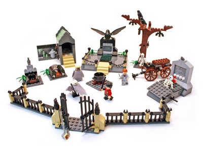 lego 2005 set 4766 Graveyard Duel