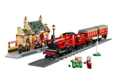 lego 2023 set 76423 Hogwarts Express & Hogsmeade Station