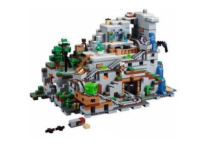 lego 2017 set 21137 The Mountain Cave