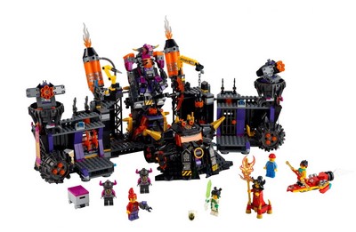 lego 2020 set 80016 The Flaming Foundry La fonderie flamboyante