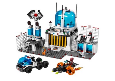 lego 2010 set 5985 Space Police Central 