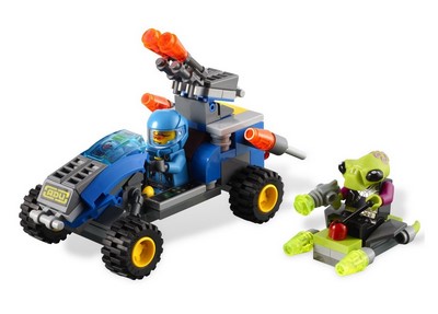 lego 2011 set 7050 Alien Defender 