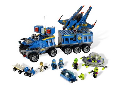 lego 2011 set 7066 Earth Defense HQ 