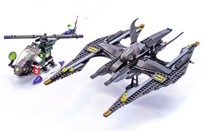 lego 2006 set 7782 The Batwing : The Joker's Aerial Assault 