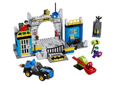 lego 2014 set 10672 Batman: Defend the Batcave