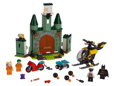 lego 2019 set 76138 Batman and The Joker Escape