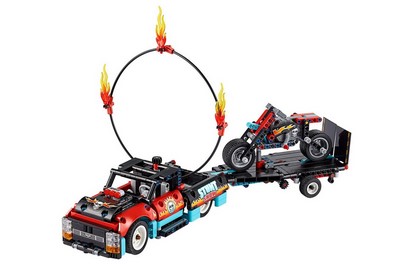 lego 2020 set 42106 Stunt Show Truck & Bike Le spectacle de cascades du camion et de la moto