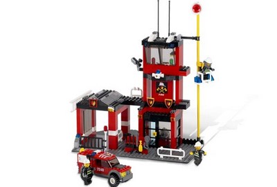 lego 2005 set 7240 Fire Station 