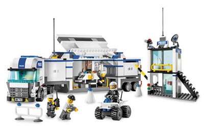 lego 2008 set 7743 Police Command Center 