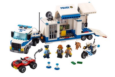 lego 2017 set 60139 Mobile Command Center