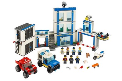 lego 2020 set 60246 Police Station